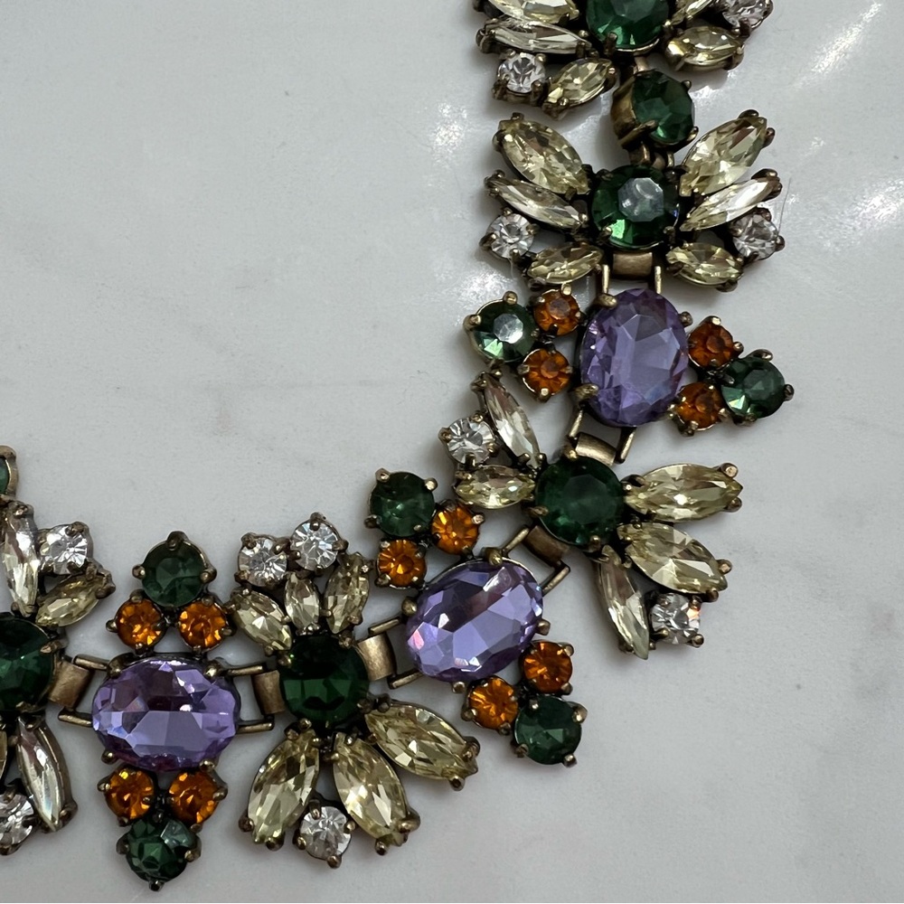 J.Crew Floral Cluster Crystal Statement Necklace - 1 Stone Missing - Picture 2 of 8